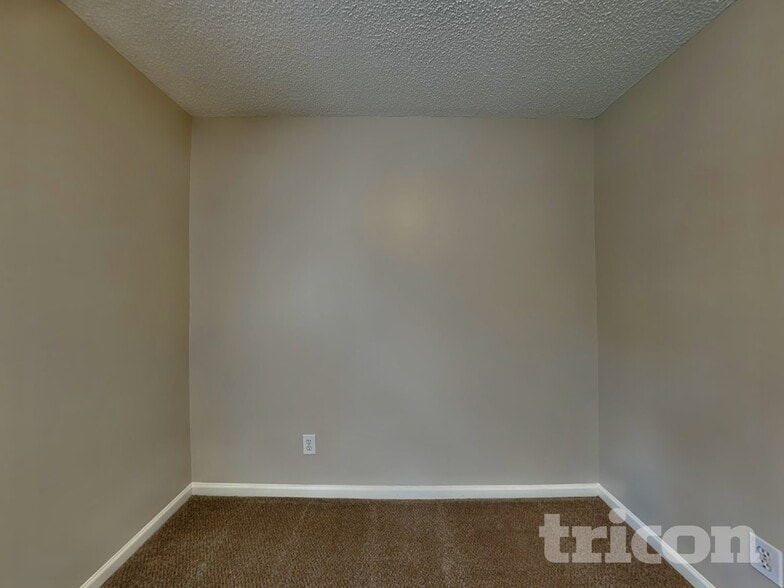 Building Photo - 3008 Westwinds Ct