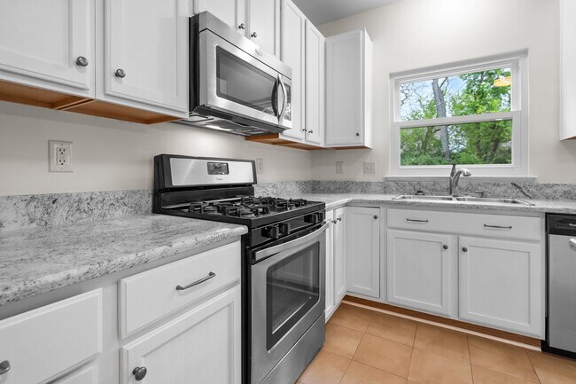 Building Photo - 3258 Nolen Ln