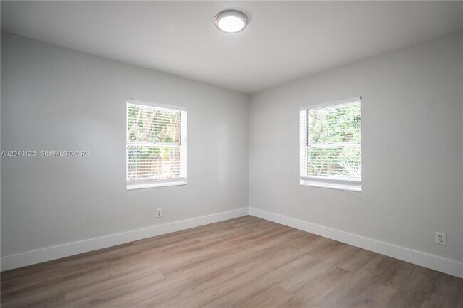 Building Photo - 1691 NE 143rd St