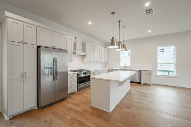 Building Photo - Perfect New Standalone 4 bed 4 bath Close to Greenville Ave & Henderson