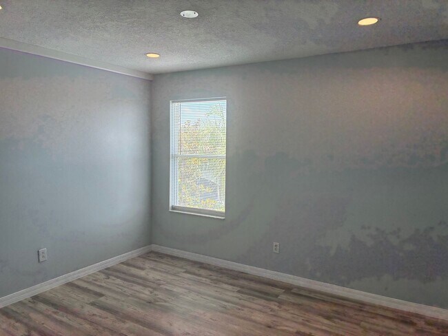 Building Photo - 2641 Emerald Island Blvd