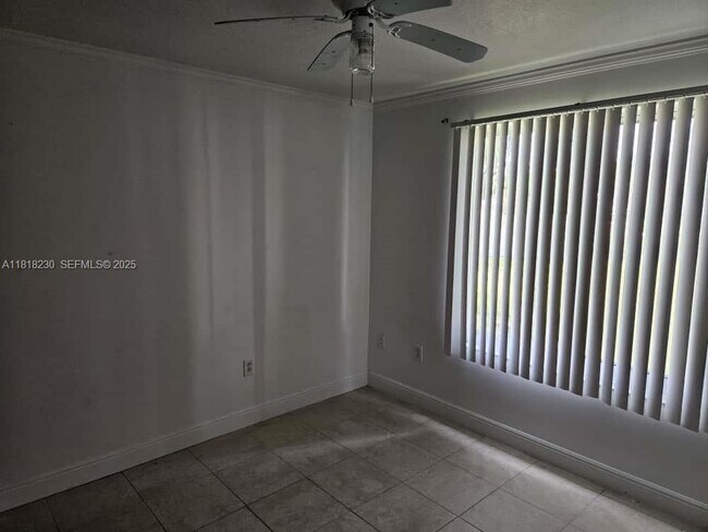 Building Photo - 207 Villa Cir