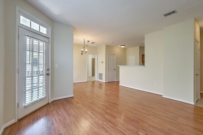 Building Photo - 1 bedroom unit in the Concord West of the ...