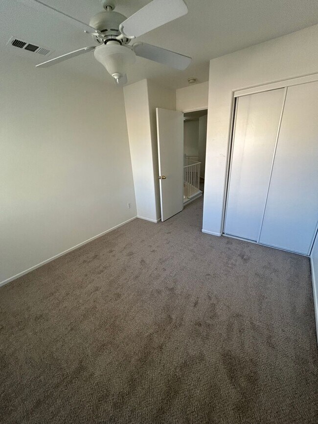 Building Photo - Cute, Clean and Cozy 3 Bedroom Condo w/Attached 2 Car Garage in Murrieta