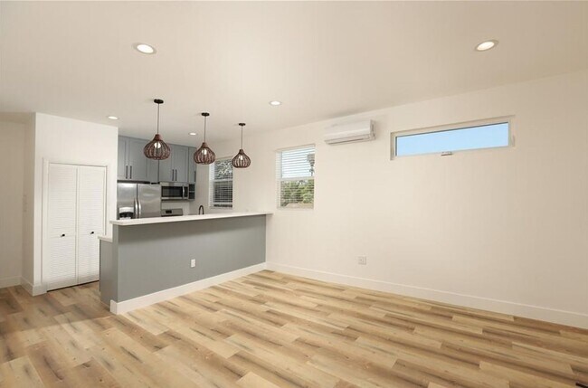 Building Photo - 4537 St Elmo Dr