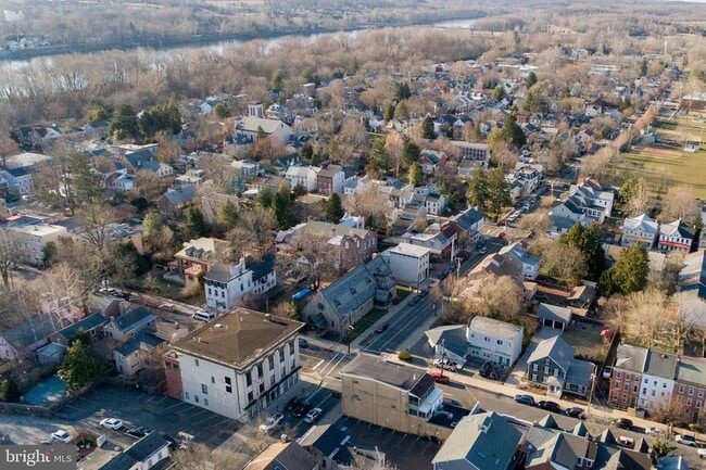Building Photo - 71 N Main St