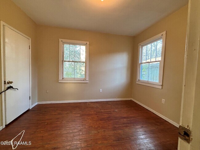 Building Photo - 304 Carmel Dr