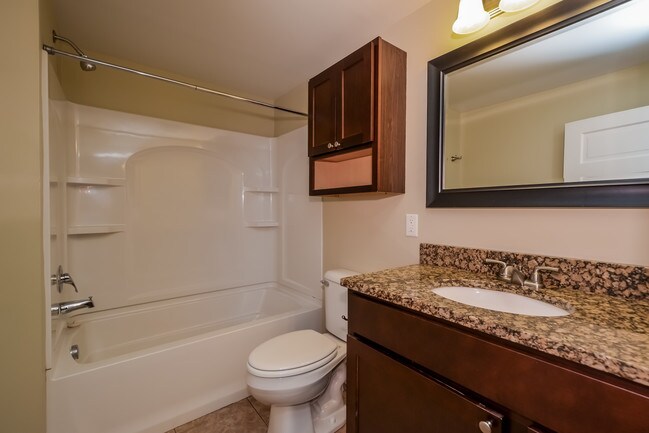 Building Photo - 227 Valley Ave NW