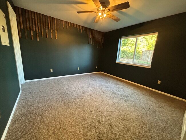Building Photo - 7796 Kildare Loop NW