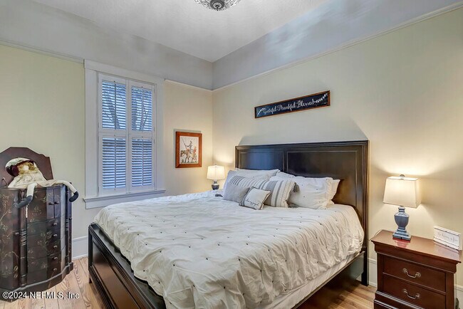 Building Photo - 68 Saragossa St