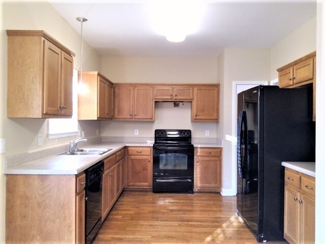 Building Photo - 7008 Masonboro Dr