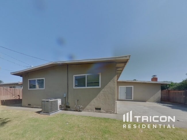 Building Photo - 425 San Pablo St