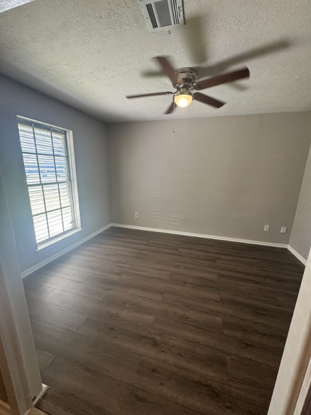 Building Photo - 2714 5th Ave N