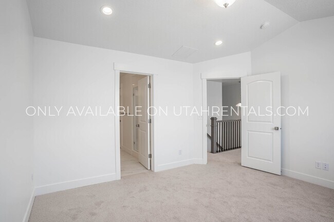 Building Photo - 4152 W 2010 N