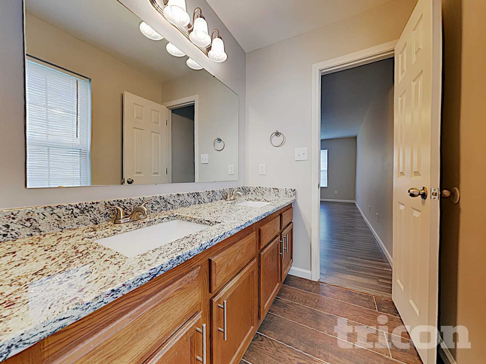 Building Photo - 2238 Leaf Dr