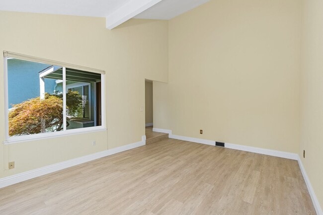 Building Photo - Browns Valley 3 bed 2 bath home