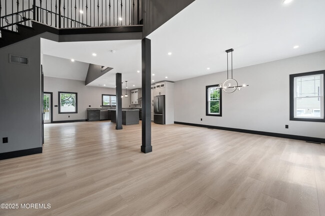 Building Photo - 10 Horner Ln