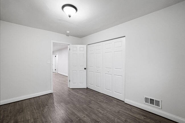 Building Photo - 3158 Westover Dr SE