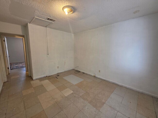Building Photo - 6710 Gulley Ln
