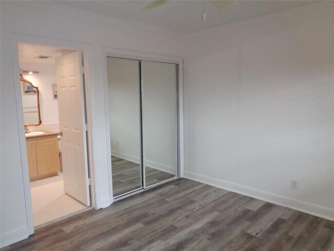 Building Photo - 4200 Crystal Lake Dr