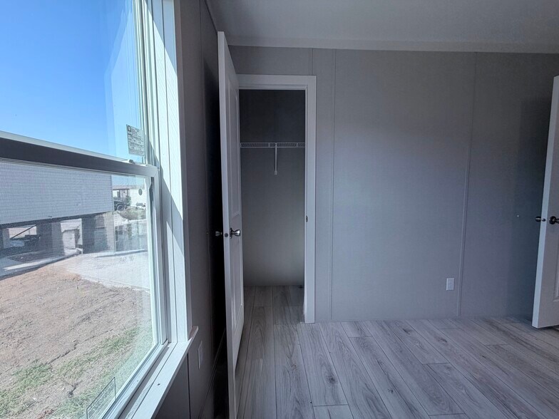Building Photo - 709 N Collins Fwy