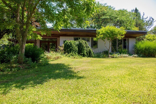 Building Photo - 465 Blank Ln