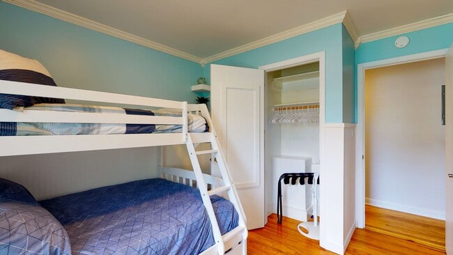 Building Photo - 110 Pinecliff Dr