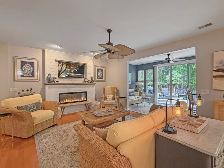 Building Photo - 20 Fickling Ct