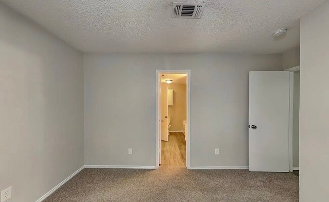 Building Photo - Spacious, Stylish, and Simply Perfect  3-Bedroom Home