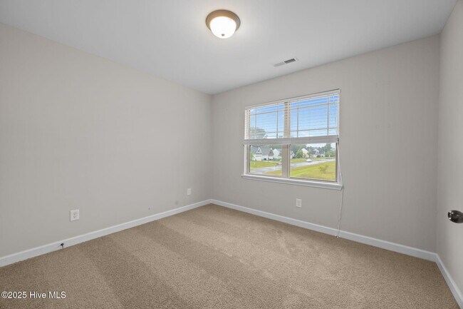 Building Photo - 100 Shallow Ct