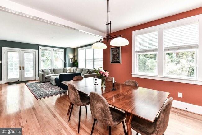 Building Photo - 904 Park Ave