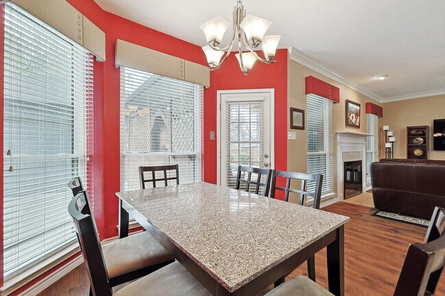 Building Photo - 2005 Glory Creek Cir