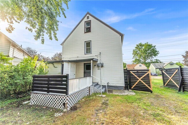 Building Photo - 11702 Brookfield Ave