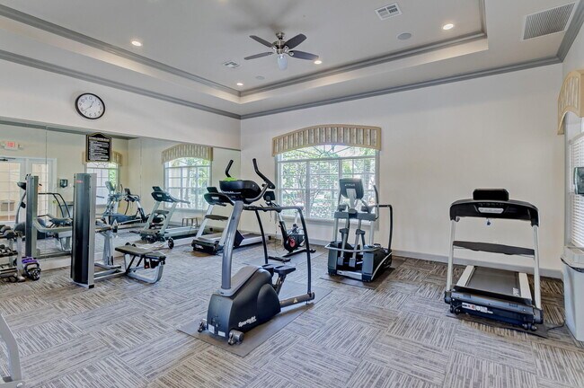 Building Photo - 5301 Myrtlewood Cir E