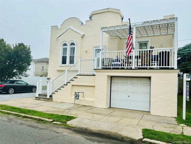 Primary Photo - 105 Mitchell Ave