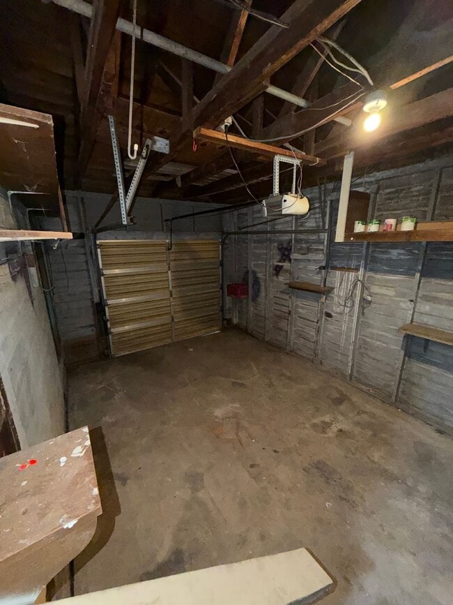 Building Photo - 3 Bedroom, 2 Bathroom Home for Rent in Groves, Tx