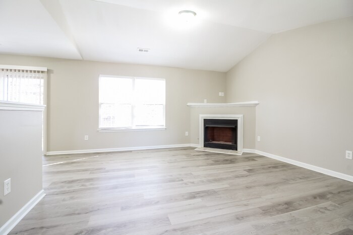 Building Photo - 206 Yukon Dr