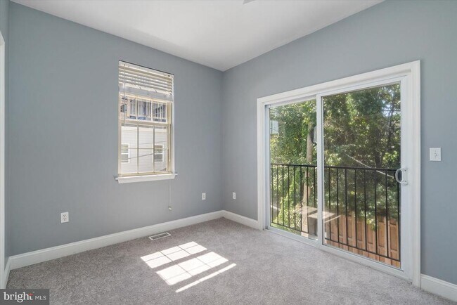 Building Photo - 104 N Patterson Park Ave