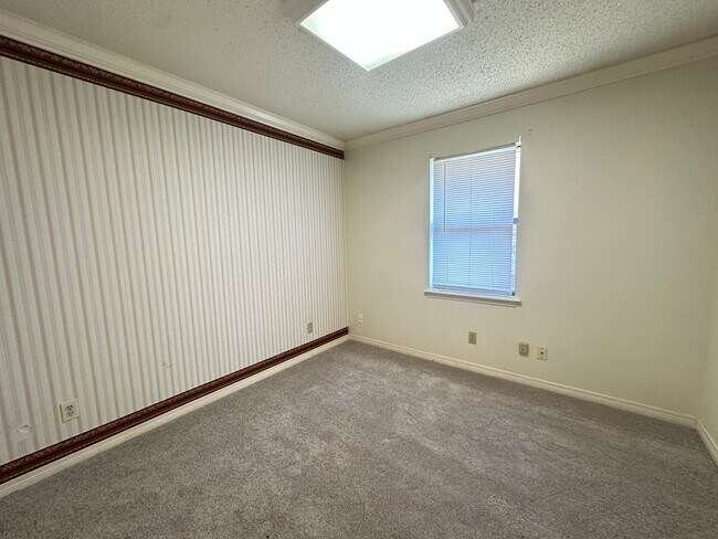 Building Photo - 9106 Bushnell Ln