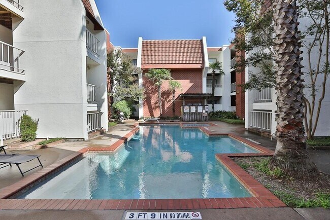 Building Photo - 3115 Helms St