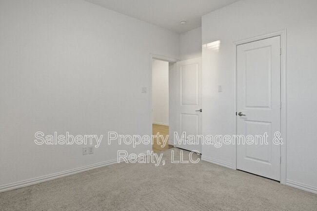 Building Photo - 233 Cherryvale Ln