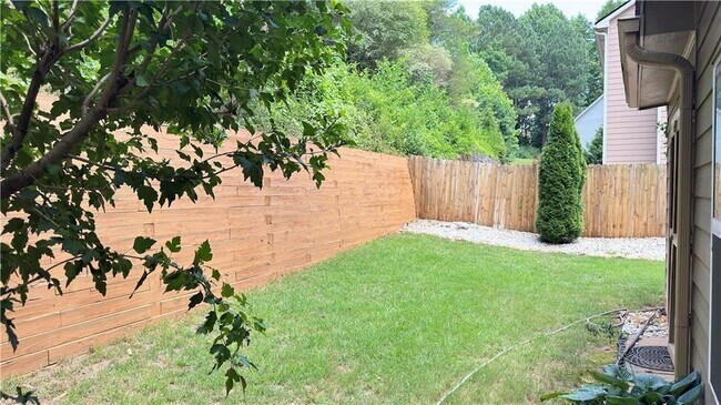 Building Photo - 2885 Stonehenge Ct