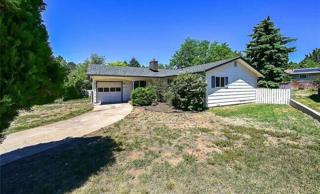 Building Photo - MOVE IN SPECIAL! 3-bedroom Rancher in Coun...