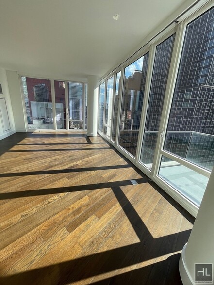 Primary Photo - 1 Bedroom Unit in Turtle Bay