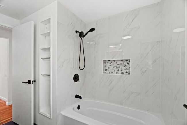 Building Photo - 13723 36th Ave NE