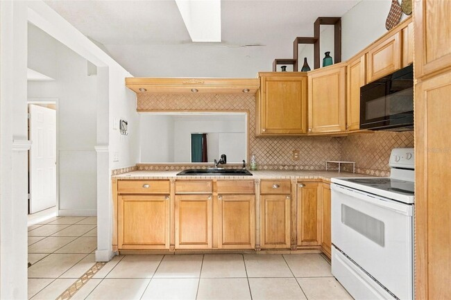 Building Photo - 9966 Burl Way