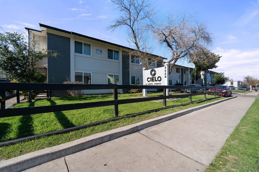 Building Photo - The Preserve Quail Creek