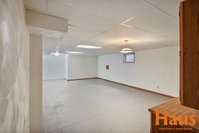 Building Photo - 1839 SE 43rd Terrace