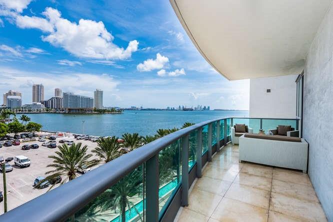 Building Photo - 1331 Brickell Bay Dr