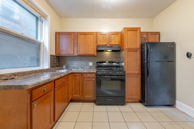 Building Photo - 6819 S Ridgeland Ave